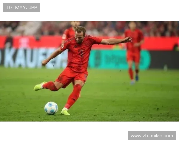 拜仁科曼弧边加速直线切入低射收尾——这场精彩瞬间打破了比赛的节奏