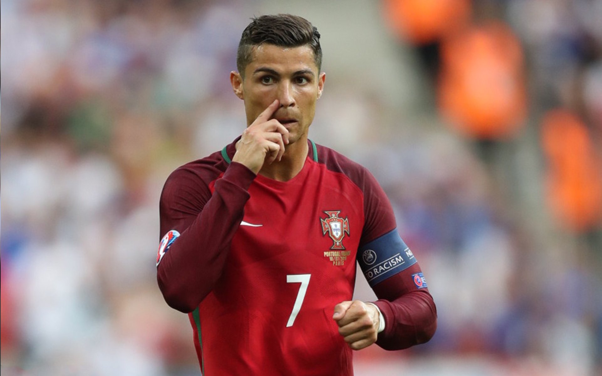 森林狼主场外墙展示球员头像打造城市标志感，森林狼队标高清